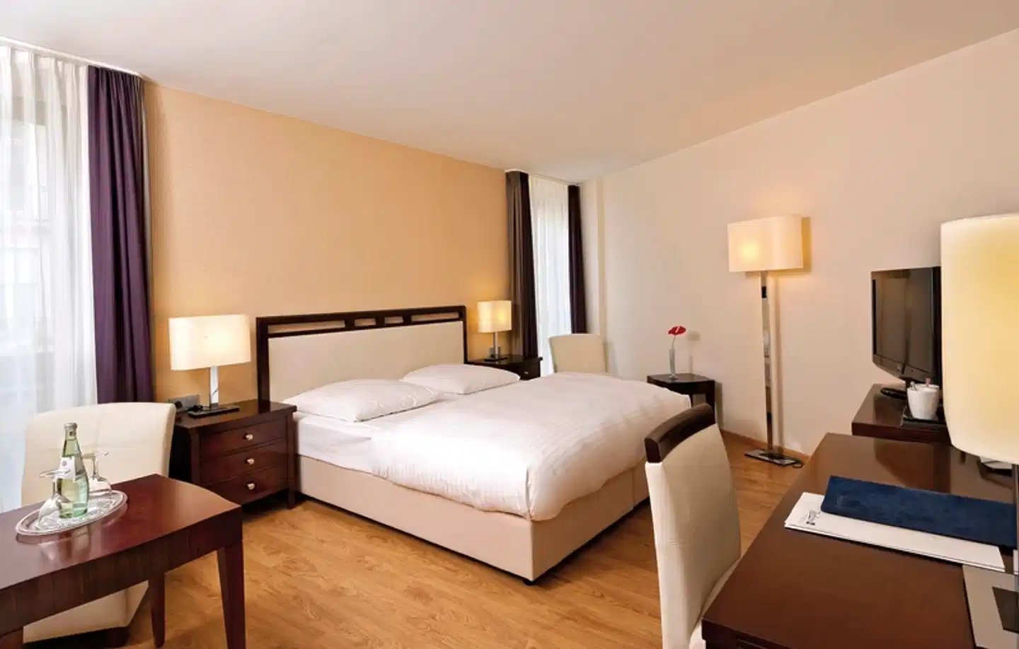 Precise Tale Badischer Hof Baden-Baden Wohnbeispiel