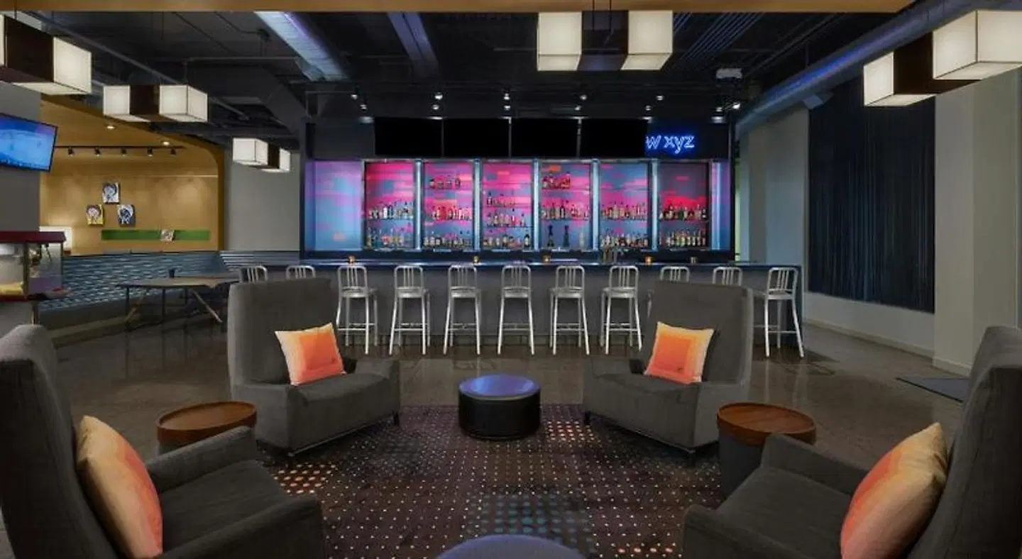 Aloft by Marriott Broomfield Denver Bar