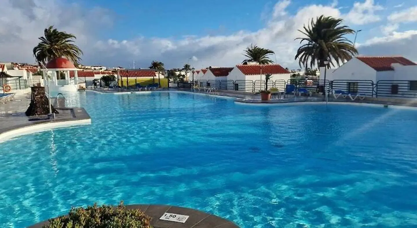 Fuertesol OUTDOOR_POOL