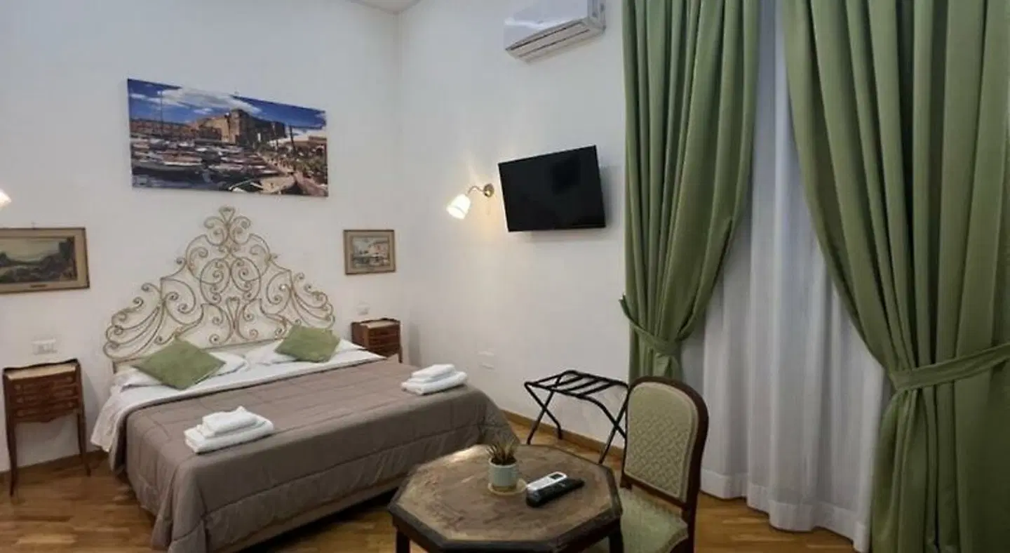 Di Palma Suite ROOM_EXAMPLE