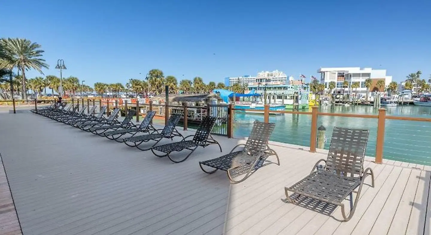 Pier House 60 Marina Hotel Terrasse