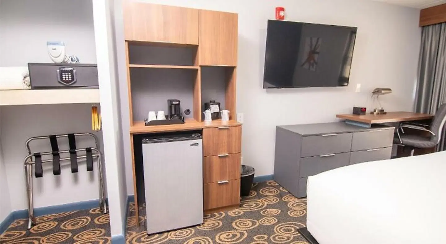 Regency Miami Airport by Sonesta ROOM_EXAMPLE