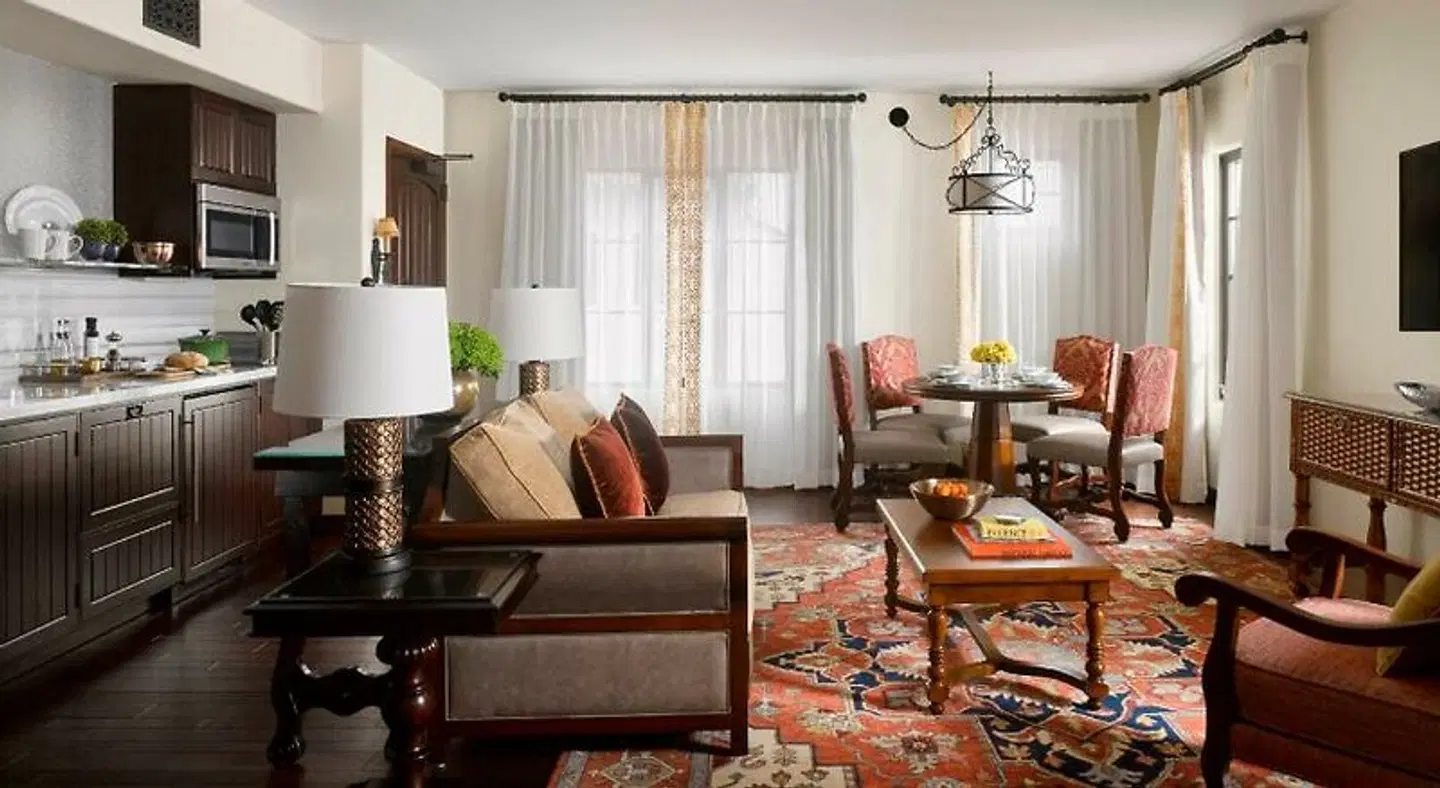 Plaza la Reina ROOM_EXAMPLE