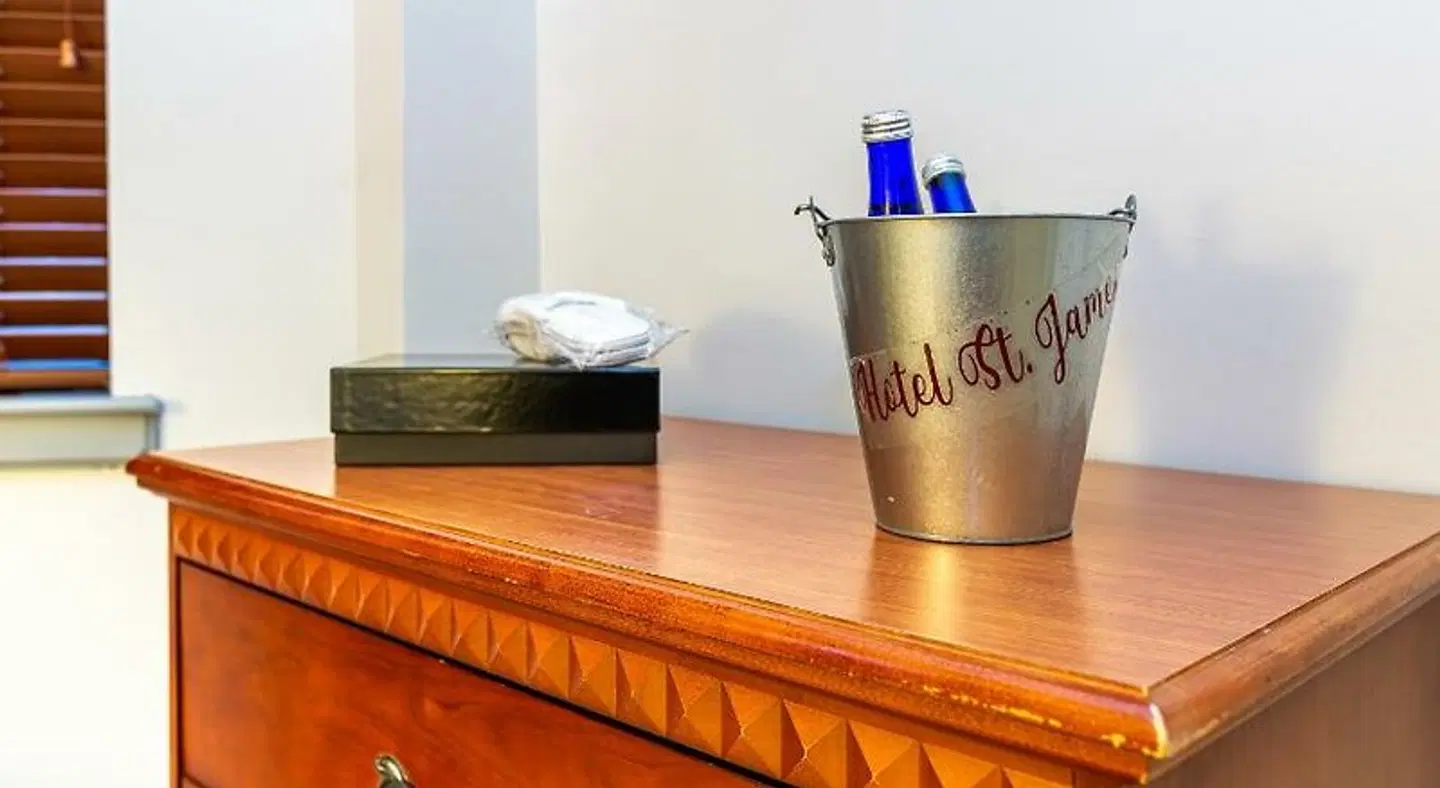 St. James HEALTH_BEAUTY