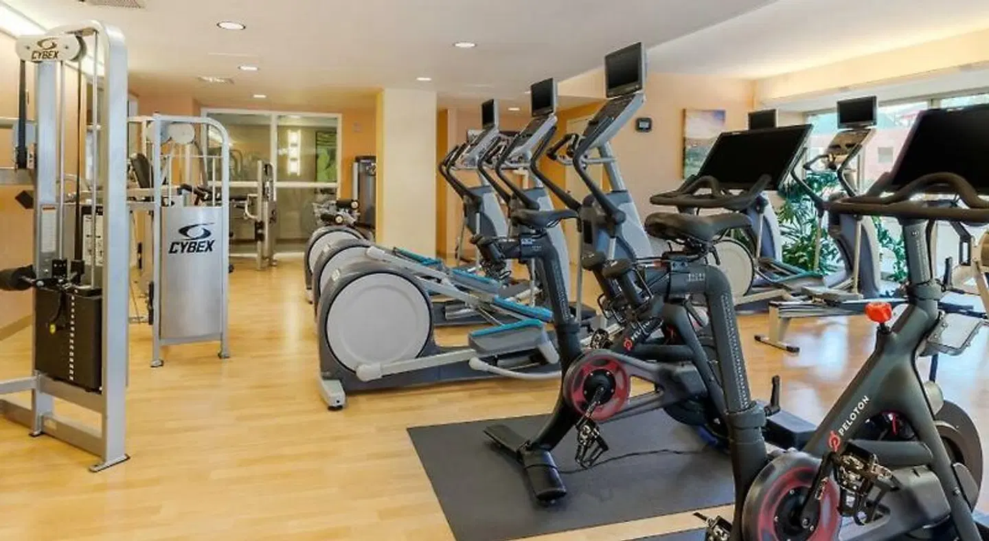 Omni Los Angeles Hotel at California Plaza SPORTS_AND_LEISURE