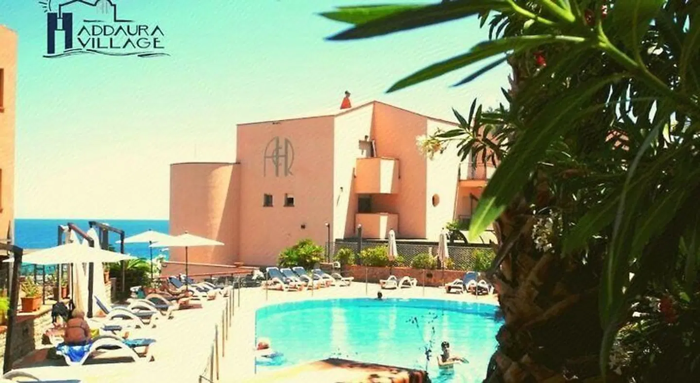 Addaura OUTDOOR_POOL