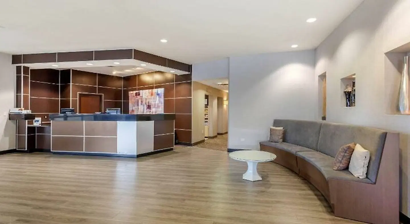 Cambria Hotel Denver International Airport LOUNGE_LOBBY
