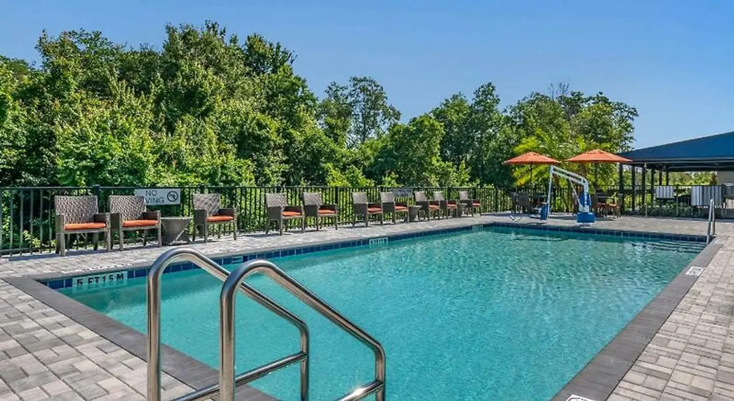 Cambria Hotel Orlando Airport OUTDOOR_POOL