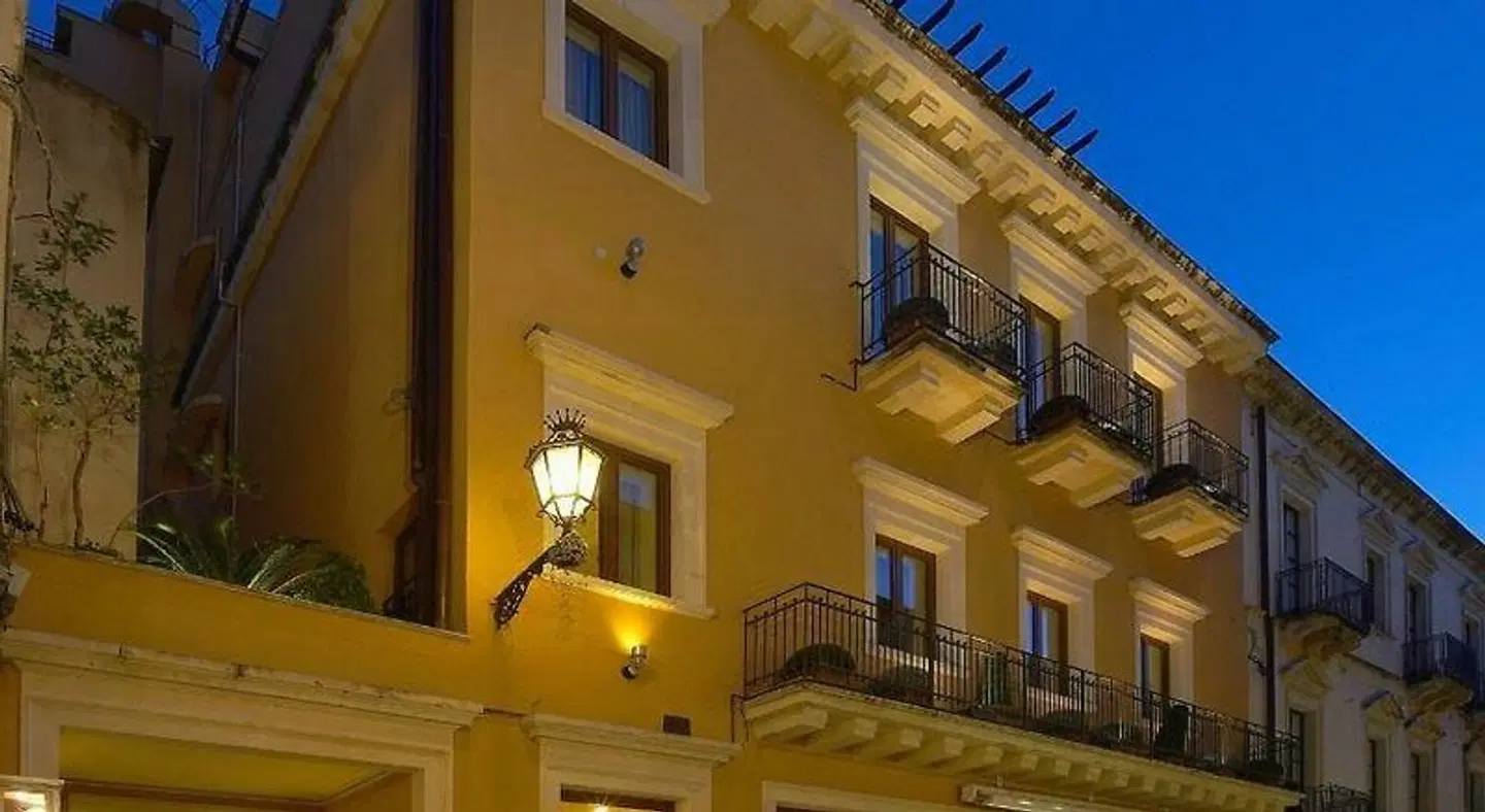 Hotel Isabella EXTERIOR