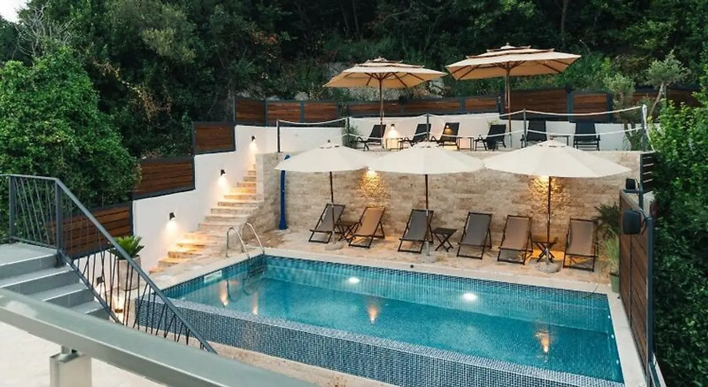 Casa Bianca OUTDOOR_POOL