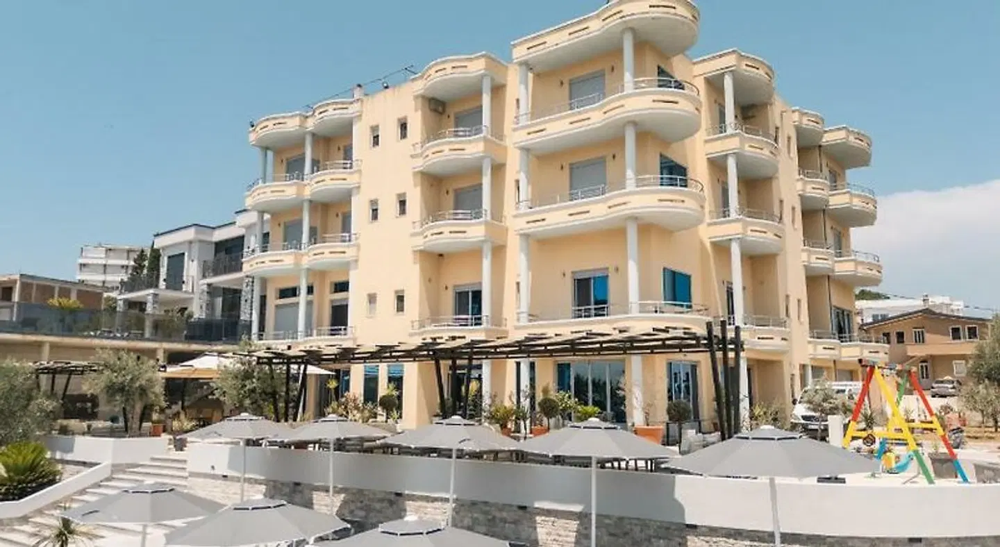 Hotel Blue Moon EXTERIOR