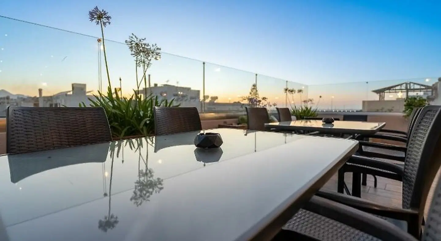 Marvel Deluxe Rooms OUTDOOR_POOL