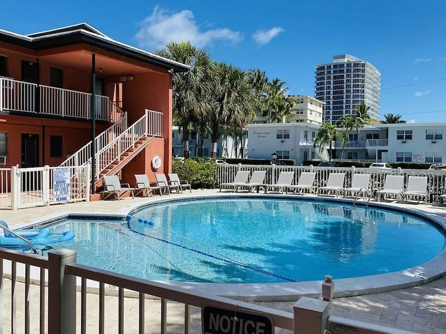 Rolo Beach Hotel OUTDOOR_POOL