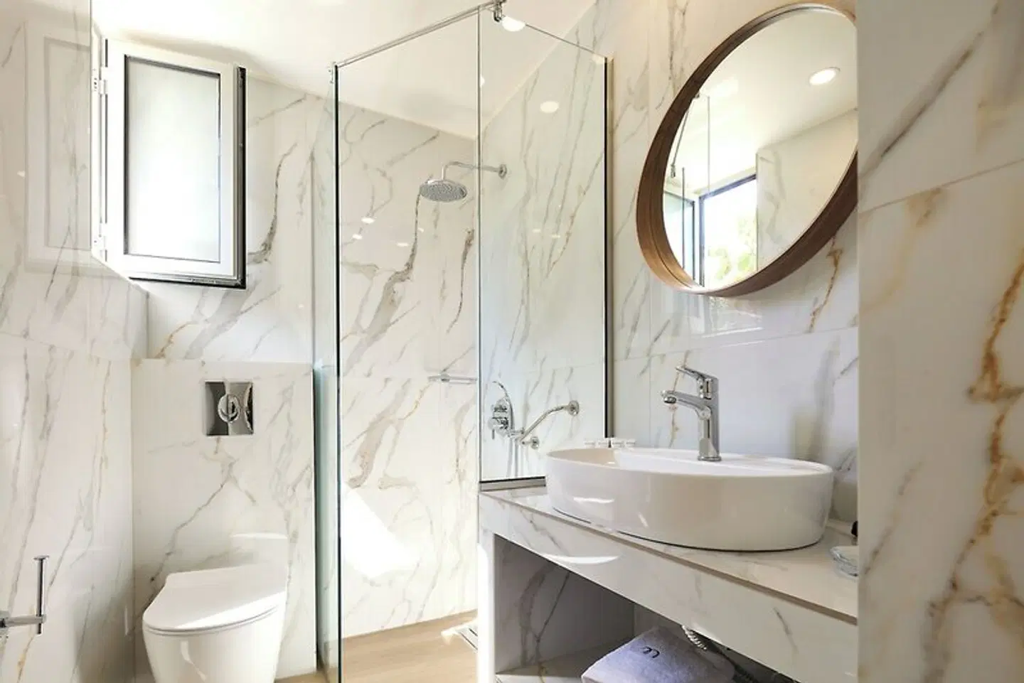 Villaggio Mare Suites Badezimmer