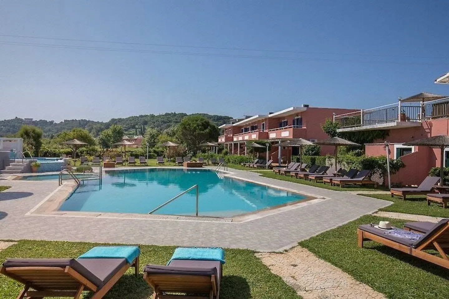 The Wave OUTDOOR_POOL
