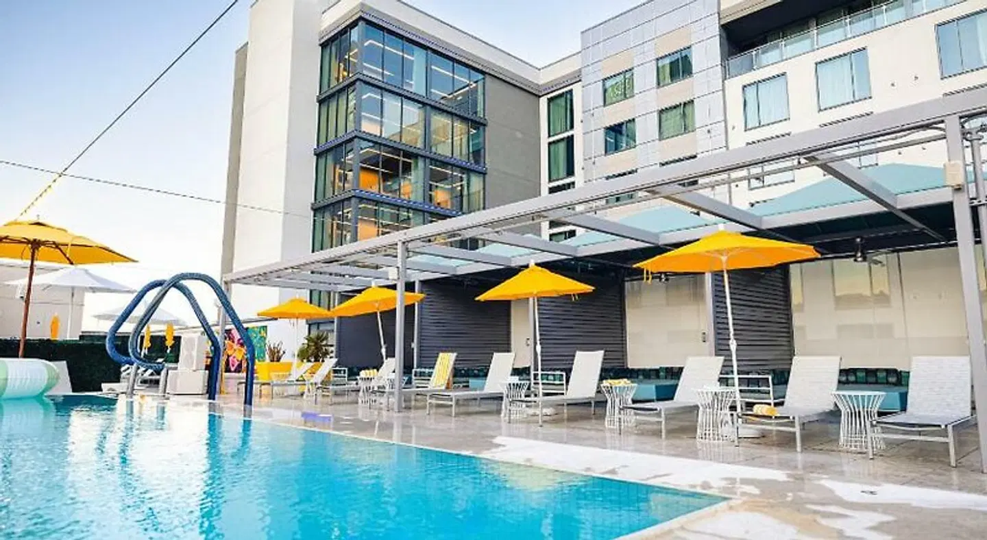 Downtown Grand, an Ascend Hotel OUTDOOR_POOL