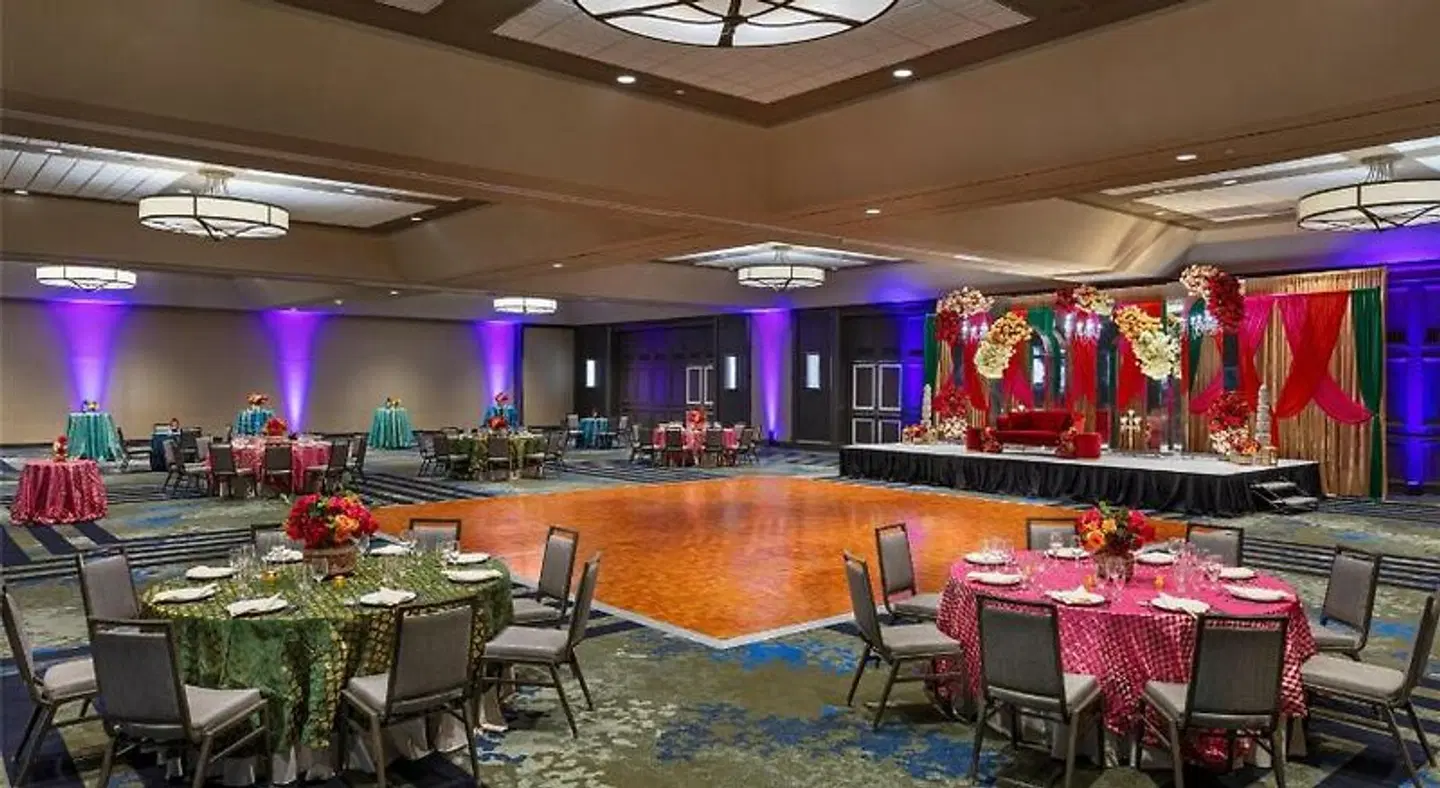 Hilton Parsippany Bar