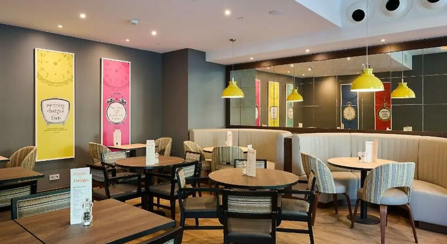 Premier Inn Frankfurt Eschborn Bar