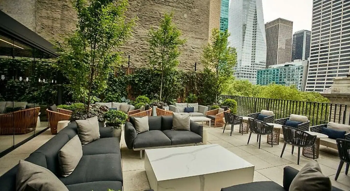 Park Terrace Hotel on Bryant Park Terrasse