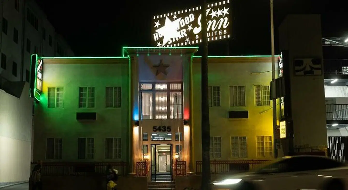 Hollywood Stars Inn EXTERIOR