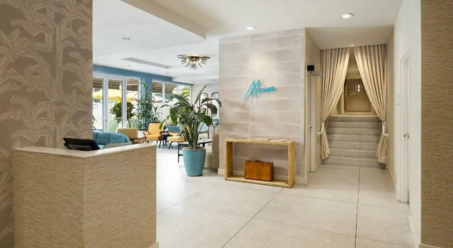 Hotel Continental Miami Beach, Tapestry Collection By Hilton LOUNGE_LOBBY