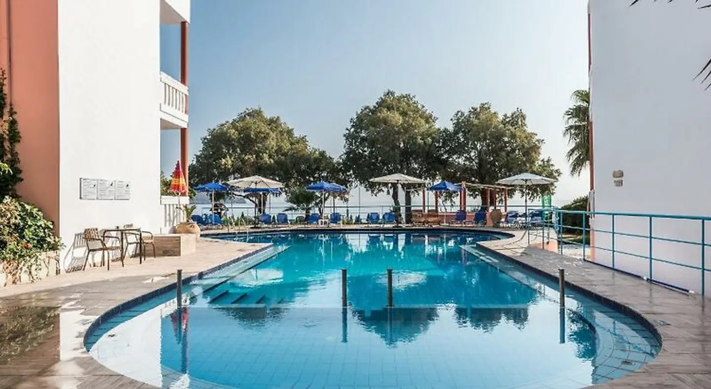 Eden Beach Hotel OUTDOOR_POOL