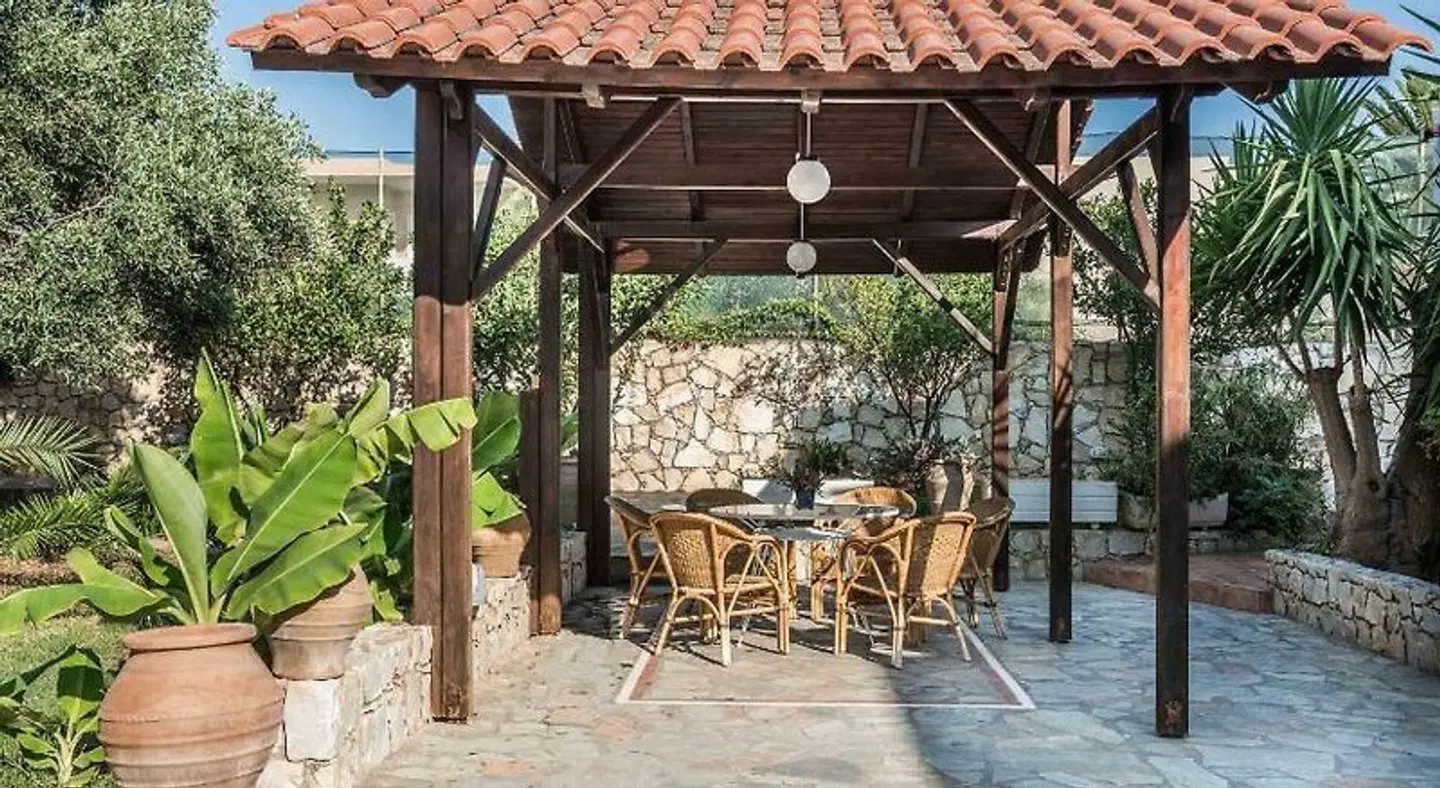 Eden Beach Hotel Terrasse