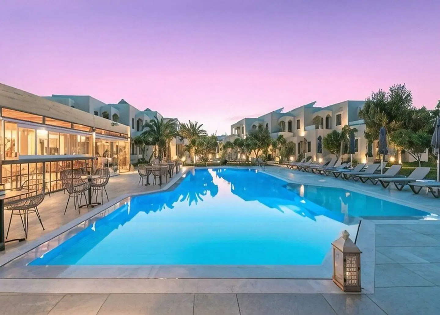 Malena Hotel & Suites OUTDOOR_POOL