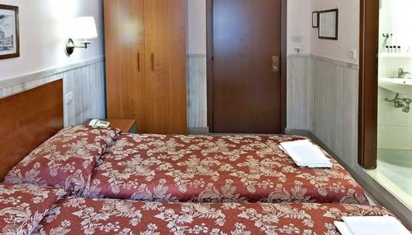 Pyramid ROOM_EXAMPLE