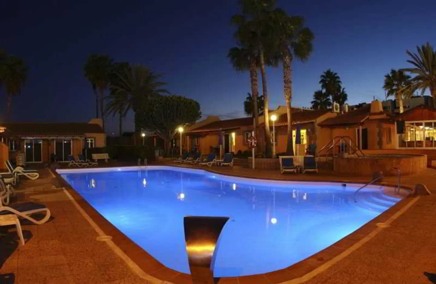 Bungalows Los Almendros - Gay Exclusive OUTDOOR_POOL