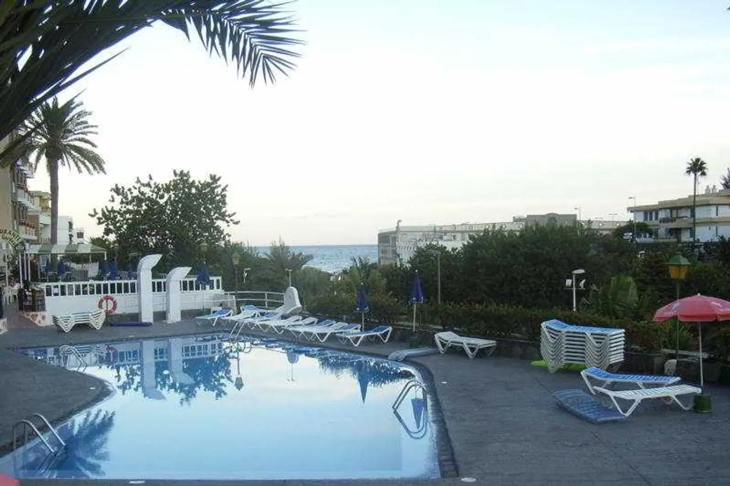 Aparthotel Folías OUTDOOR_POOL