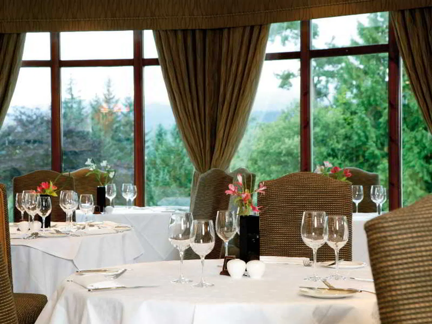 Macdonald Forest Hills Hotel & Spa Restaurant