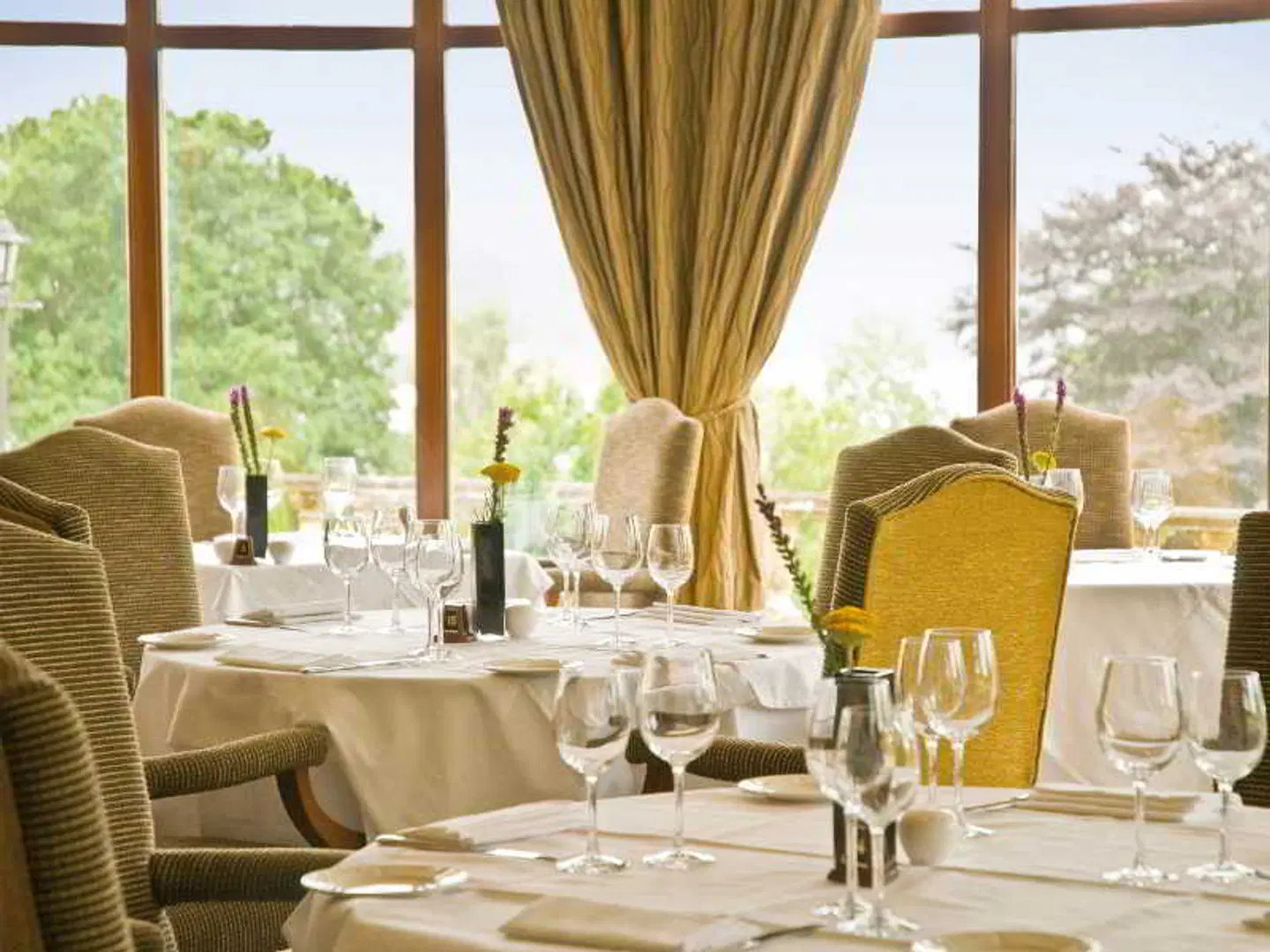 Macdonald Forest Hills Hotel & Spa Restaurant