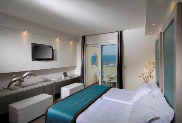 Touring ROOM_EXAMPLE