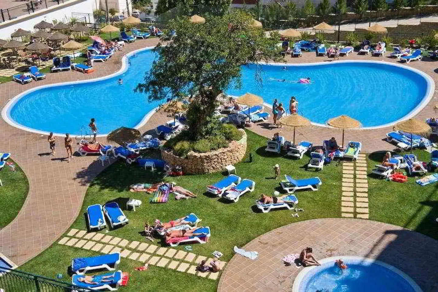 Cerro Mar Garden OUTDOOR_POOL