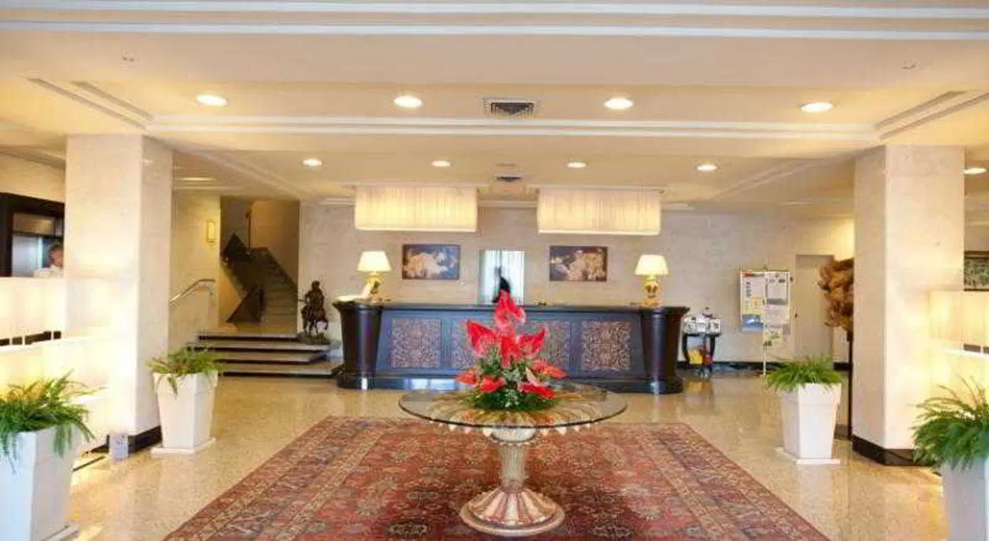 Perugia Plaza Hotel LOUNGE_LOBBY