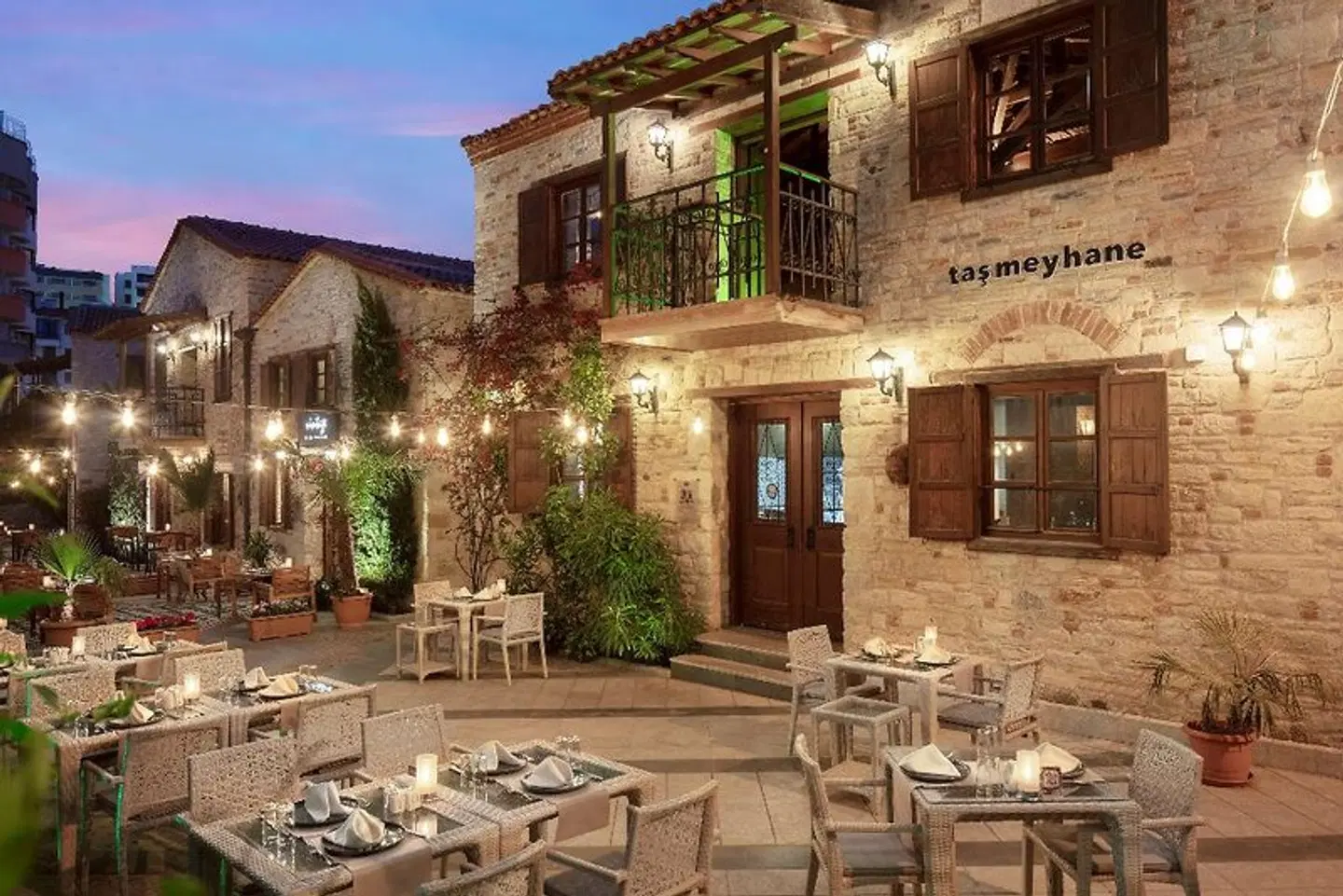 DoubleTree by Hilton Kusadasi Terrasse