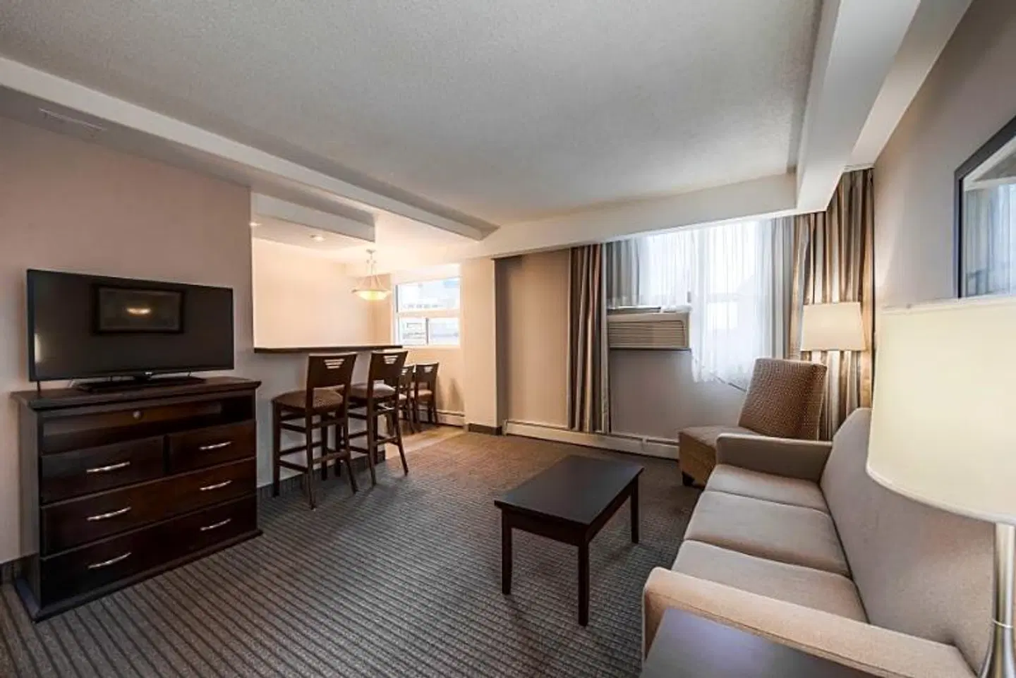 Coast Calgary Downtown Hotel & Suites by APA ROOM_EXAMPLE
