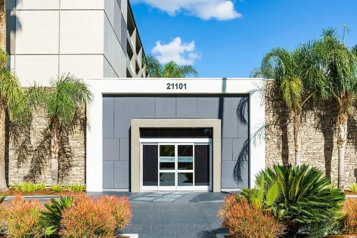 Courtyard by Marriott Los Angeles Woodland Hills EXTERIOR