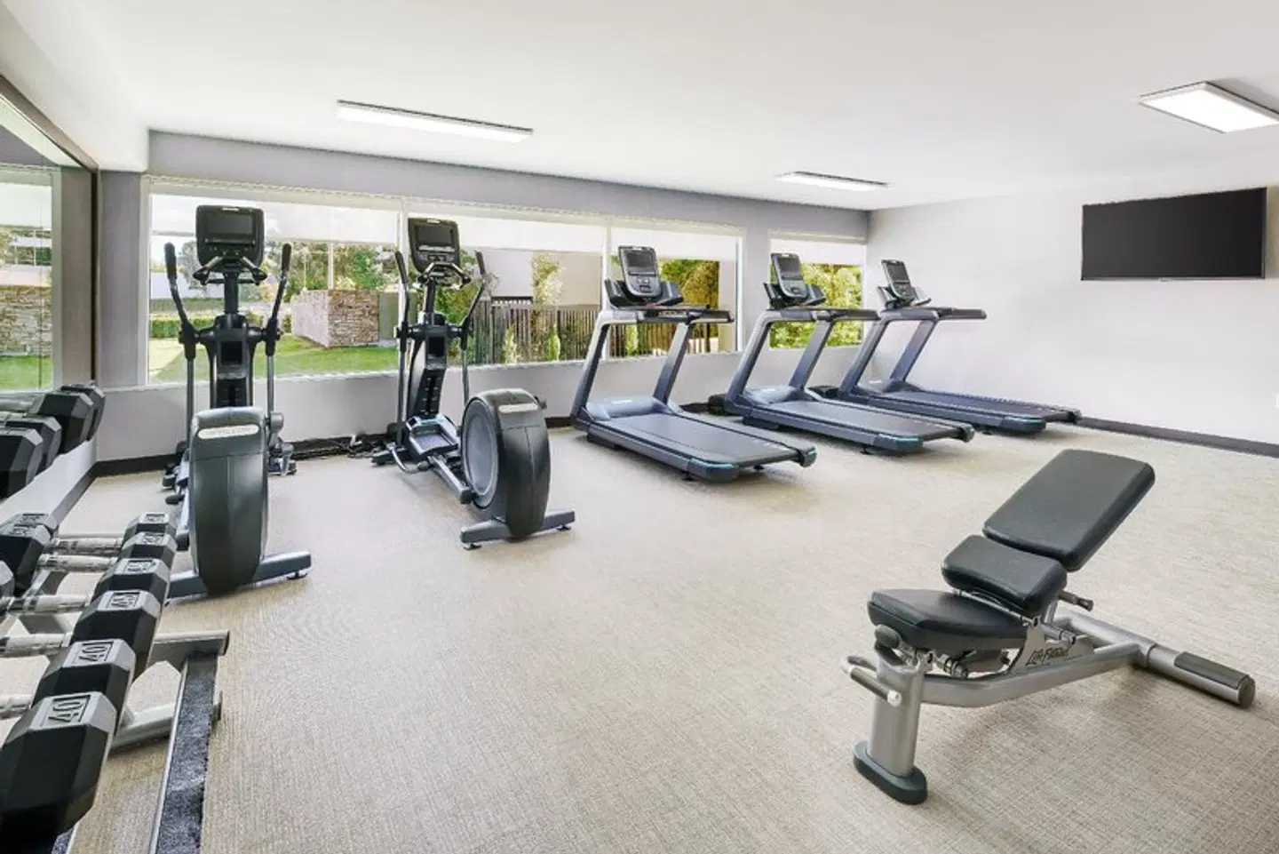 Courtyard by Marriott Los Angeles Woodland Hills SPORTS_AND_LEISURE