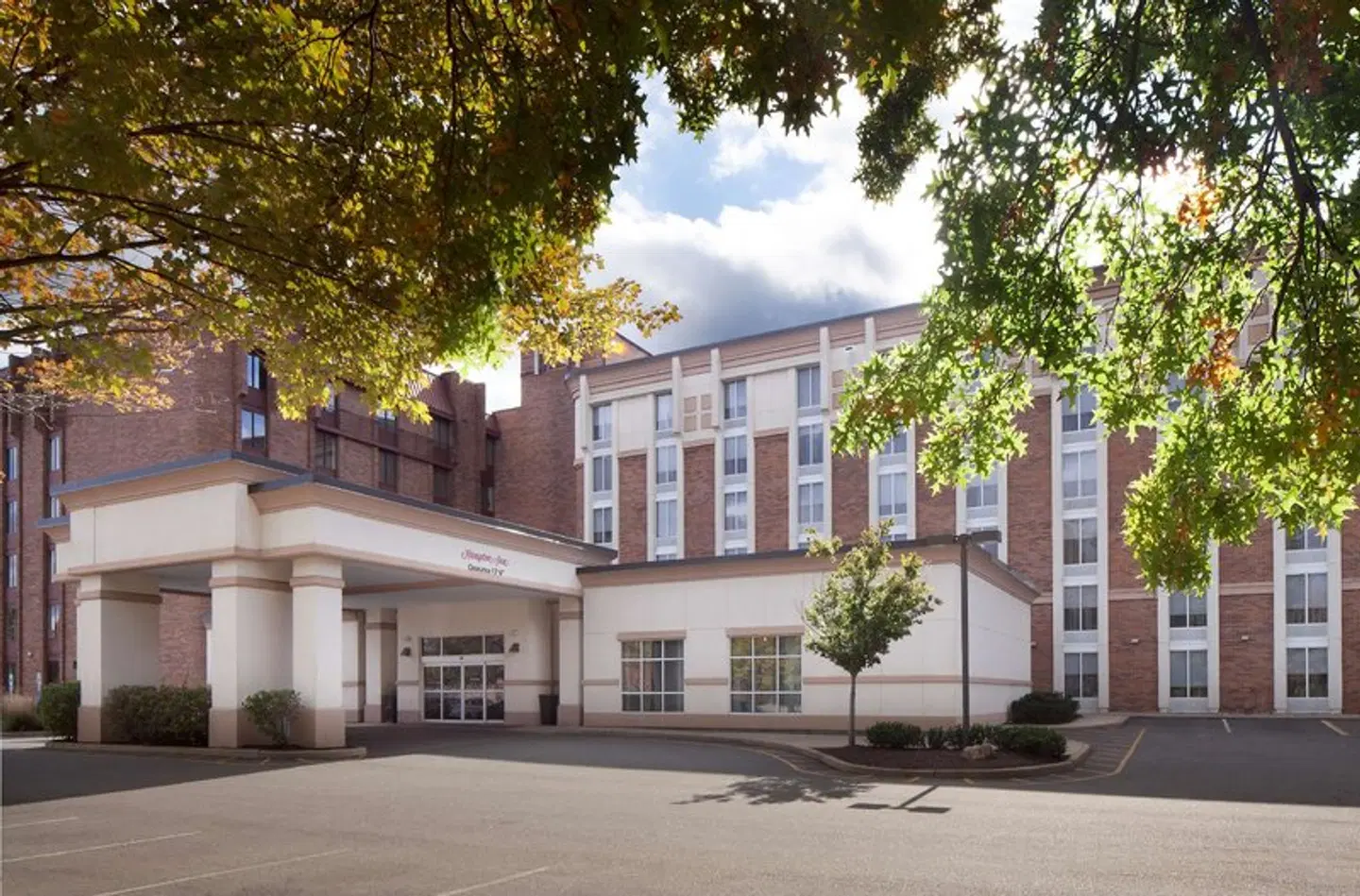 Hampton Inn Parsippany EXTERIOR