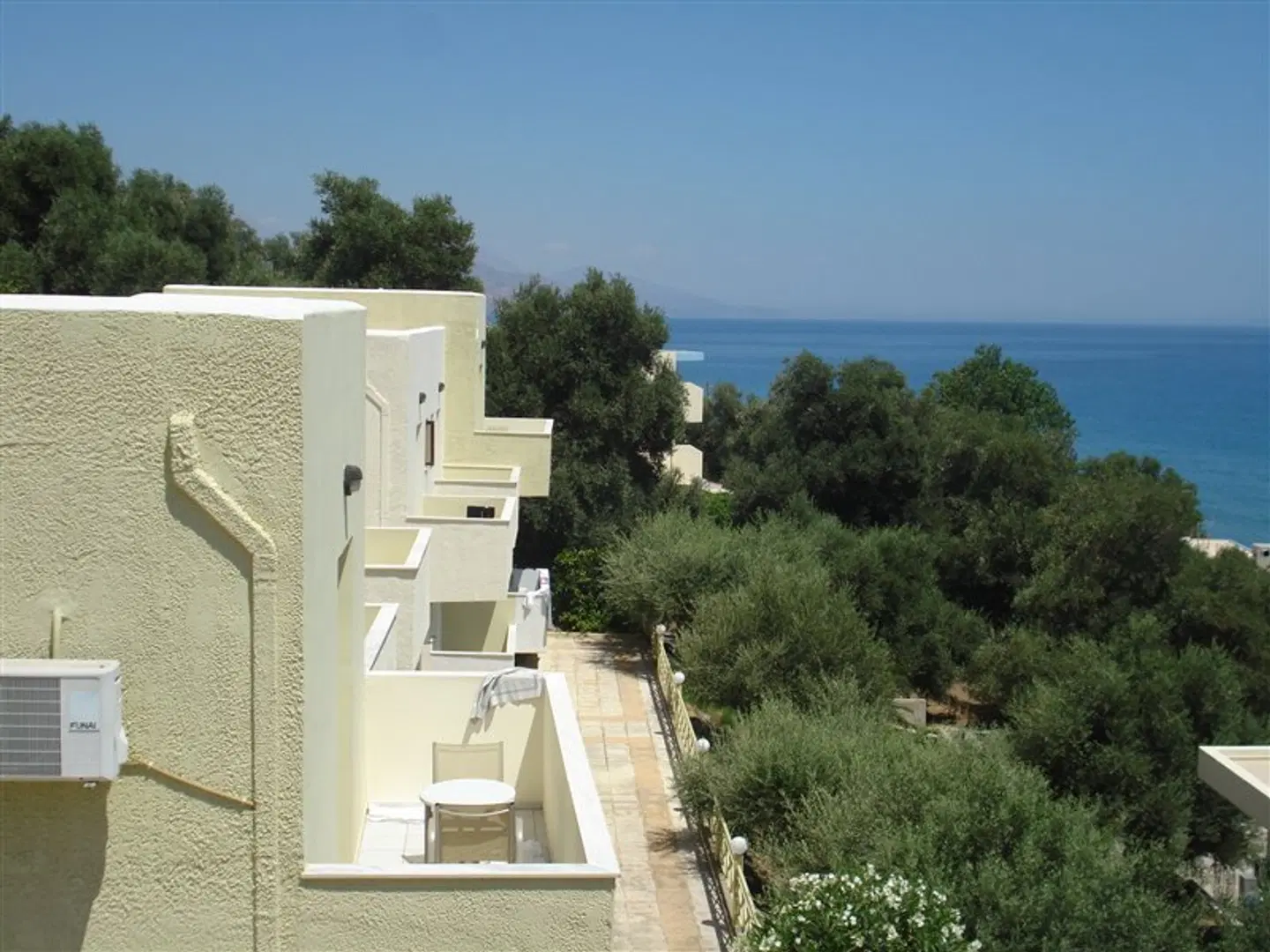 Polyrizos Hotel EXTERIOR