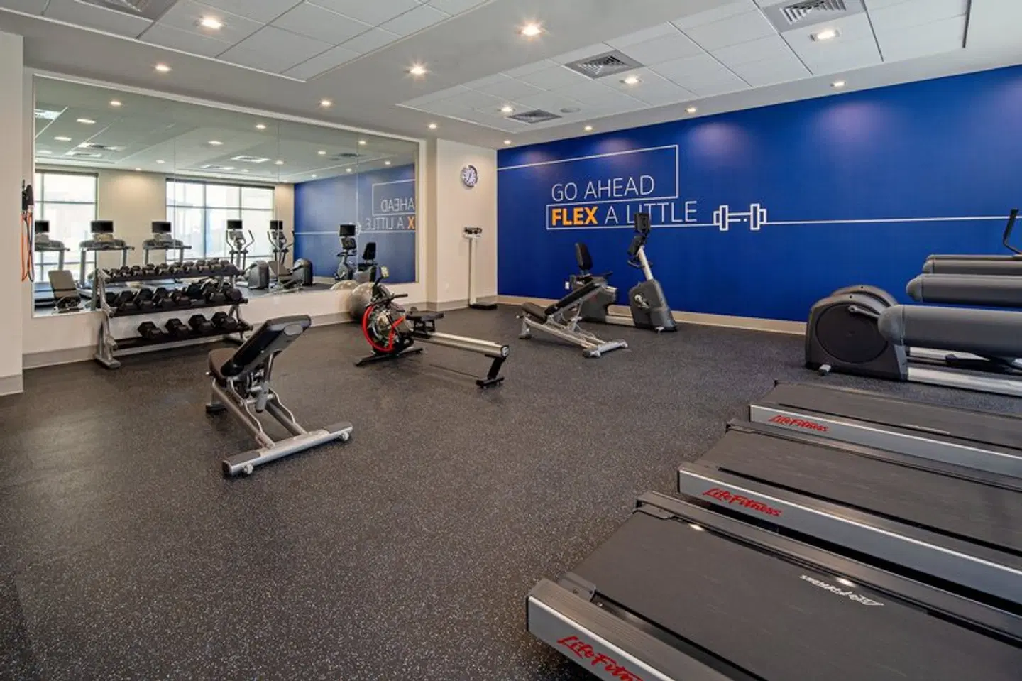 Holiday Inn Express & Suites Valencia - Santa Clarita by IHG SPORTS_AND_LEISURE