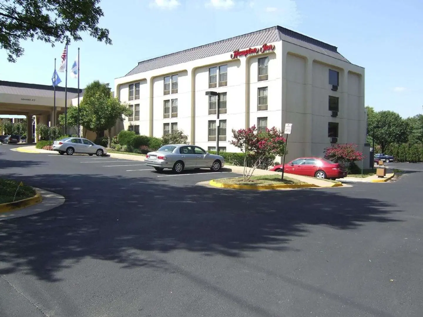 Hampton Inn Alexandria EXTERIOR