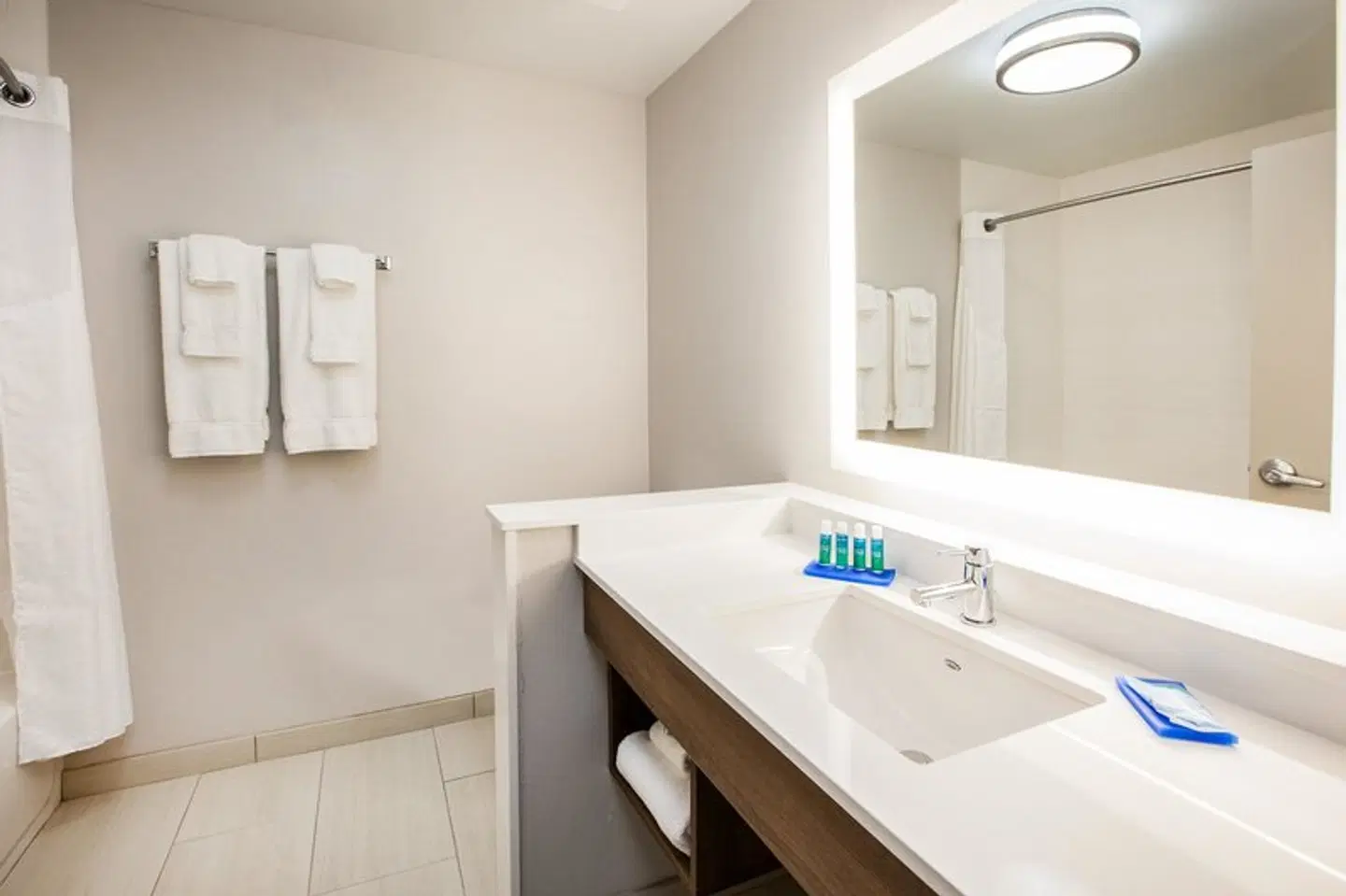 Holiday Inn Express Ellensburg by IHG Badezimmer