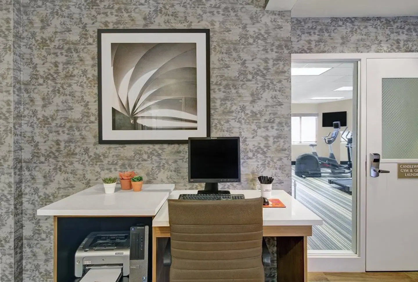 Candlewood Suites Winchester by IHG ROOM_EXAMPLE