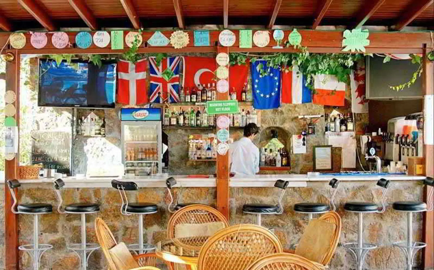 Summer Garden Suites and Beach Hotel Bar