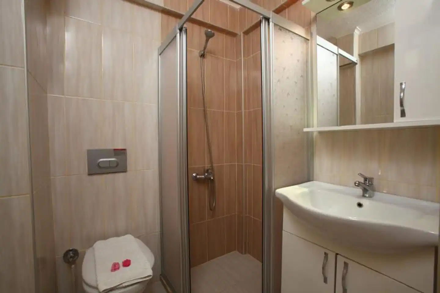 Summer Garden Apart Hotel Badezimmer