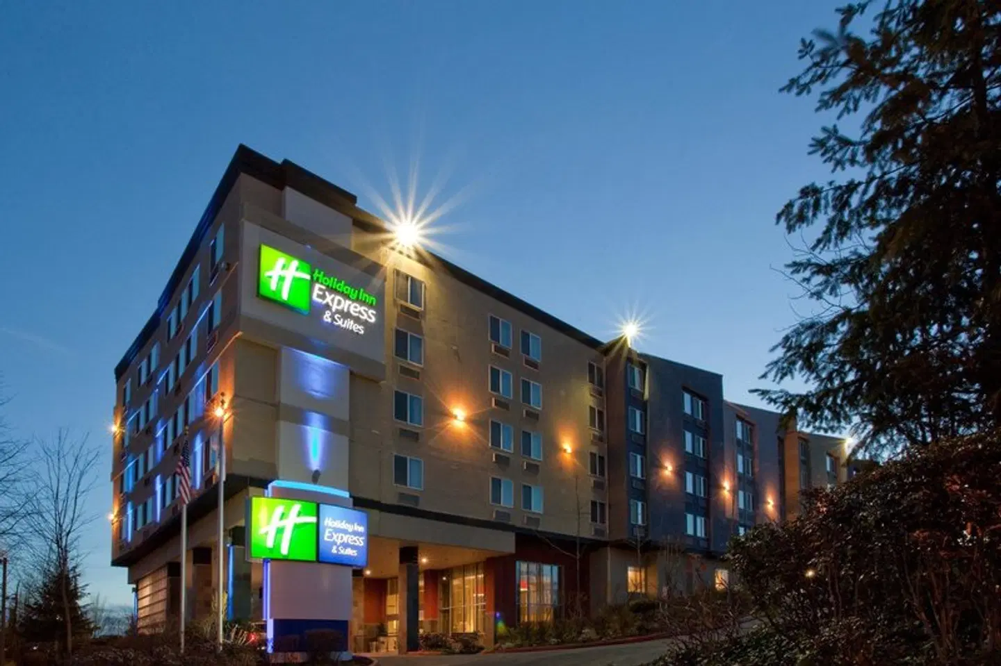 Holiday Inn Express & Suites Seattle-Sea-Tac Airport by IHG EXTERIOR