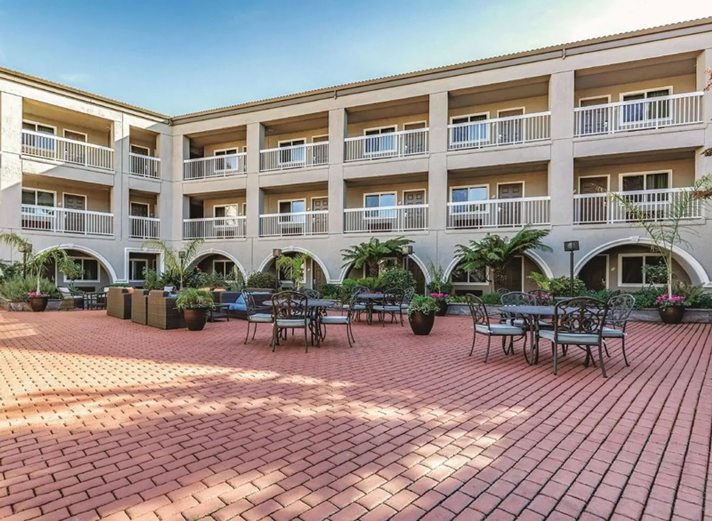 La Quinta by Wyndham San Francisco Airport West EXTERIOR